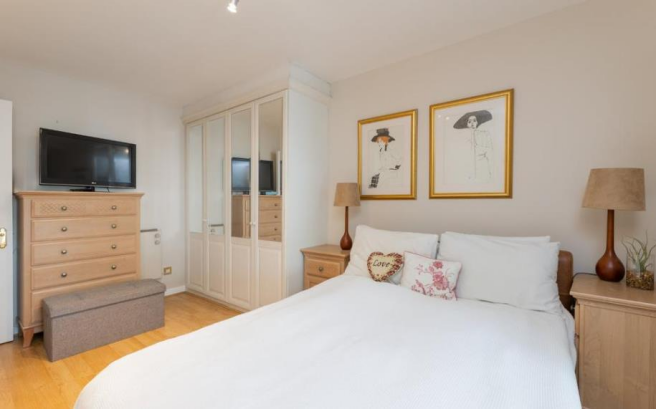 flat 2, 241-243 baker street 2 14.07.png