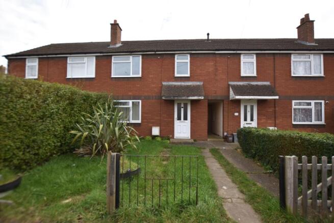6 Millards Close front 2