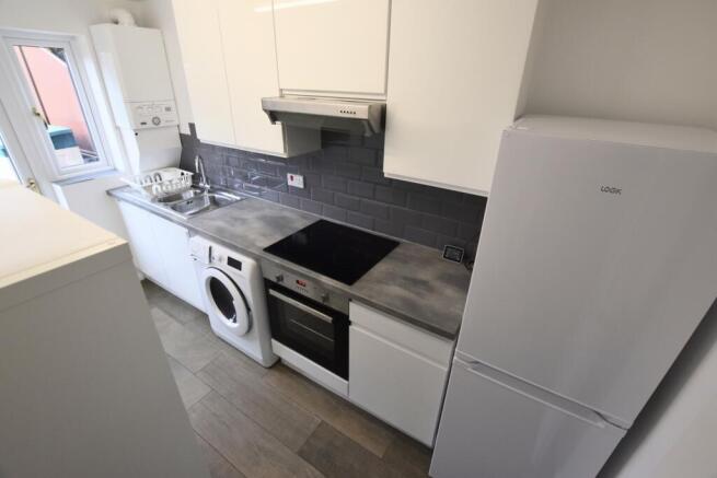 83 Belsize Avenue kitchen 2