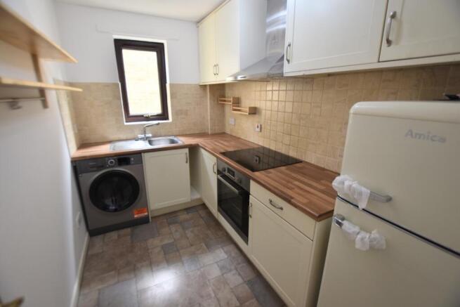 14 Hambleton Grove kitchen