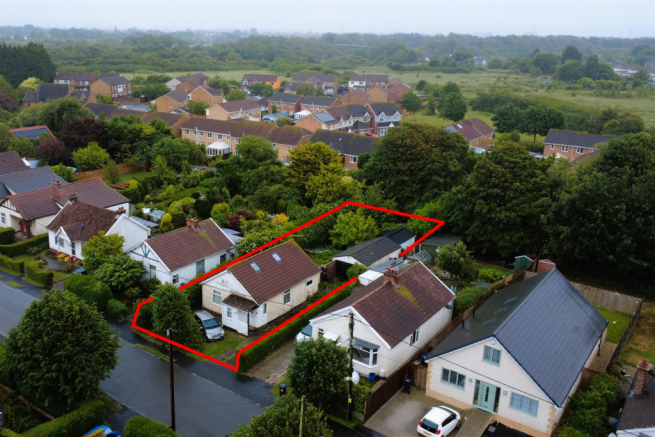 26 Beach Avenue, Severn Beach, Bristol BS35 4PB | 