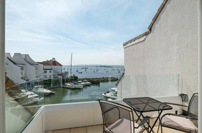 Lounge Balcony