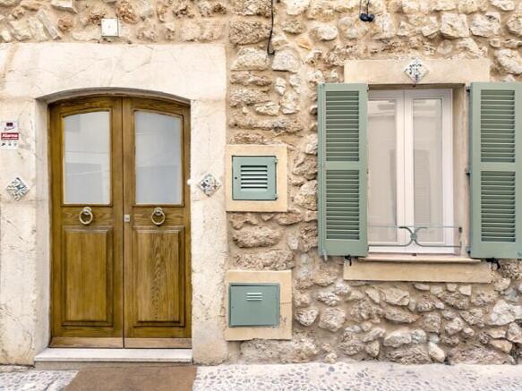 townhouse-for-sale-Alaró-Living-Blue-Mallorca (11)-enhanced-staging-exterior-mediterrean