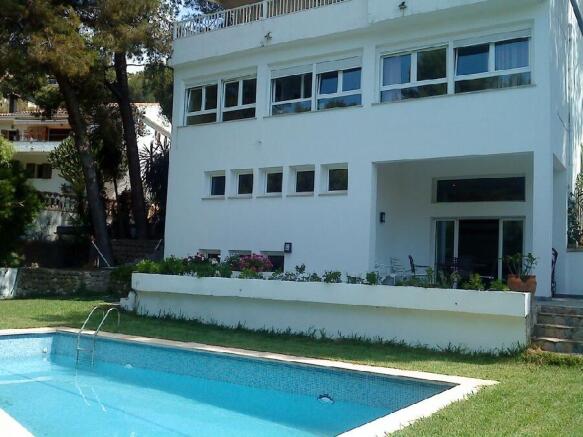 Photo 1
