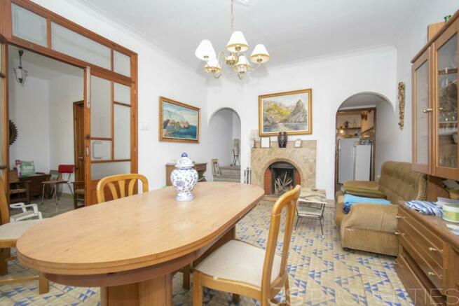 TRADITIONAL TOWNHOUSE TO REFORM IN THE HEART OF POLLENSA