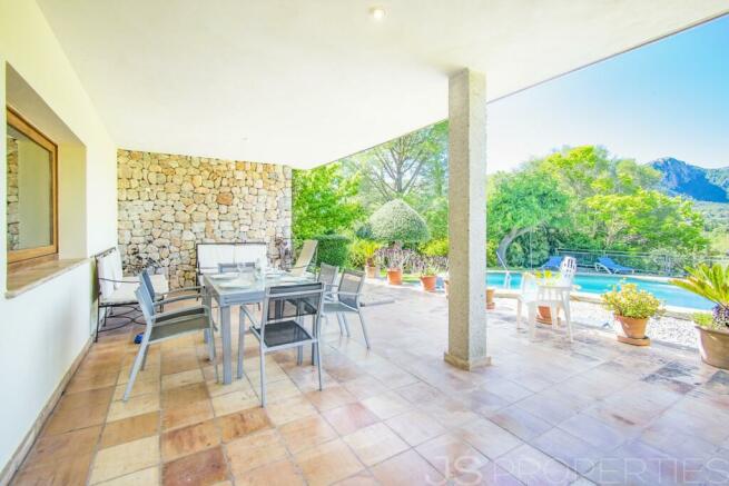 TRADITIONAL VILLA FOR SALE ON THE OUTSKIRTS OF POLLENSA