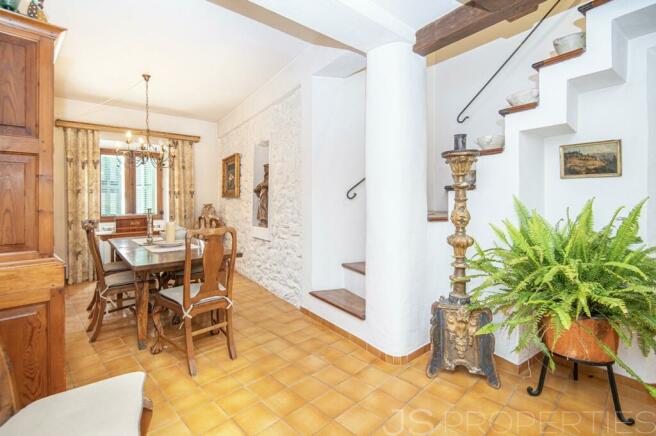 NICE TOWNHOUSE FOR SALE IN POLLENSA 