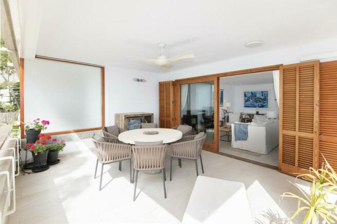 First line apartment for sale in Puerto Pollensa 