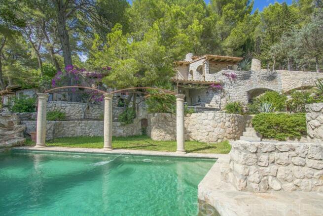 SPECTACULAR VILLA LOCATED IN FORMENTOR WITH AMAZING SEA VIEWS 