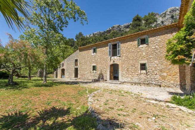 TRADITIONAL MALLORCAN POSSESSION WITH INCREDIBLE VIEWS