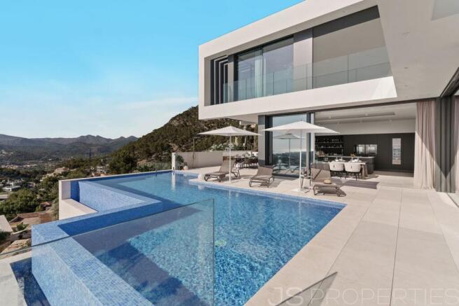 Ultra modern new build villa in Cala Llamp