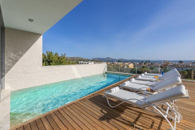 MAGNIFICENT VILLA WITH UNOBSTRUCTED VIEWS OF PUERTO POLLENSA BAY