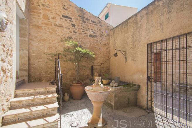 TOWN HOUSE IN ALCUDIA