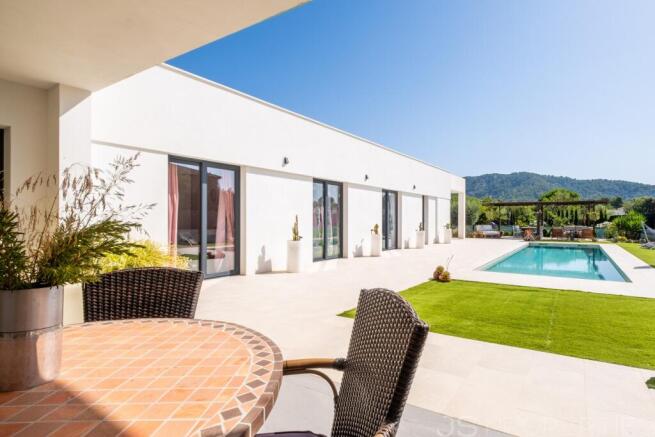 Beautiful new villa in Crestatx ideal for a family