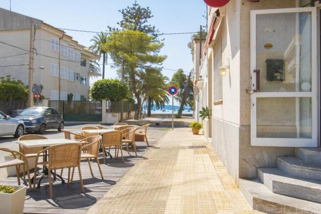 BLOCK OF APARTMENTS AND COMMERCIAL PREMISES IN PUERTO POLLENSA