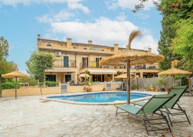 Beautiful Townhouse in Gotmar with Great Potential for Sale