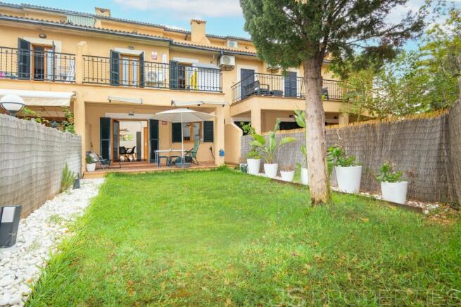 Beautiful Townhouse in Gotmar with Great Potential for Sale