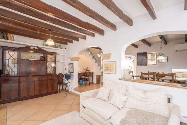 Charming Townhouse in Central Pollensa with Spacious Terraces