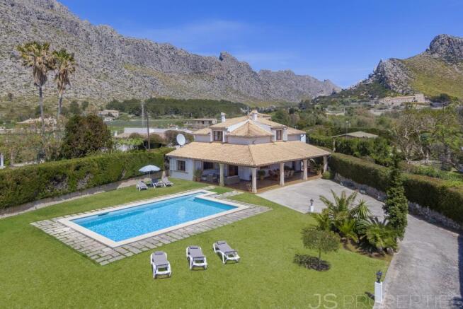 Rustic Villa in walking distance to Port de Pollenca