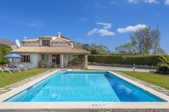 Rustic Villa in walking distance to Port de Pollenca