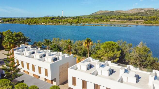 Elegant Semi-Detached Homes with Stunning Lake Views