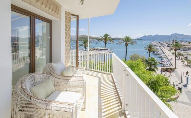 First line apartment in Puerto Pollensa