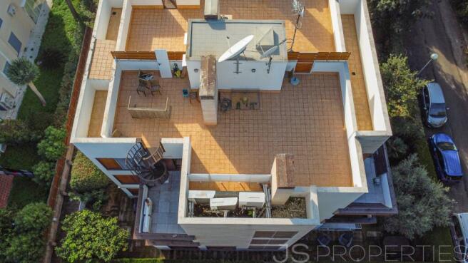 Apartment in Pinaret with private rooftop terrace and rental licence