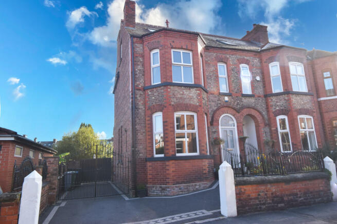 Five Bedroom End Terrace