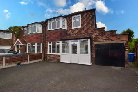 Hilrose Avenue, Urmston, M41