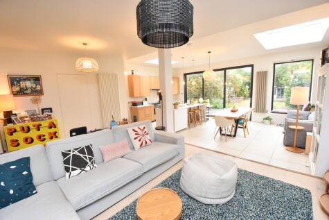 Roseneath Road, Urmston, M41