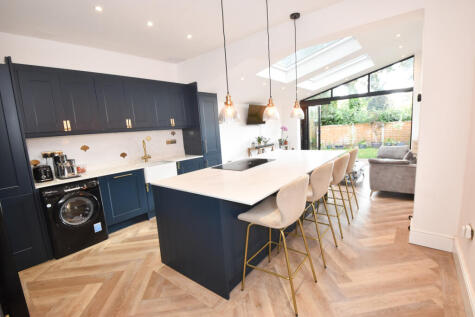 Brien Avenue, Altrincham, WA14