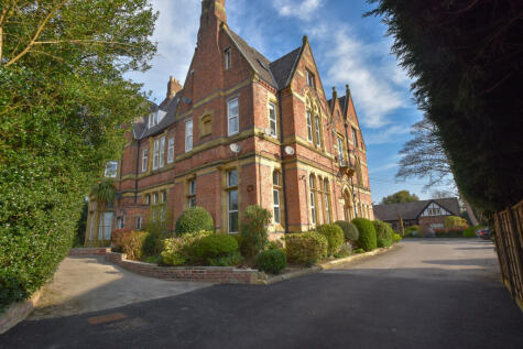 Oakleigh House, The Avenue, Sale, M33