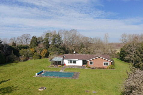 1.5 acre Plot in Cutnall Green