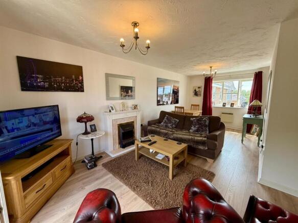 Living room 2.jpg