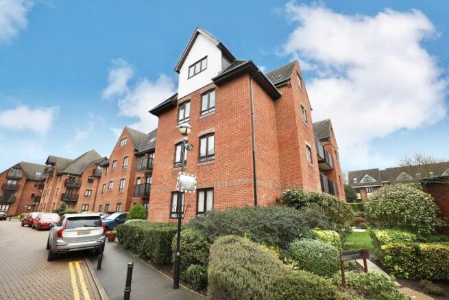 3 bedroom apartment  for sale Woodford Wells