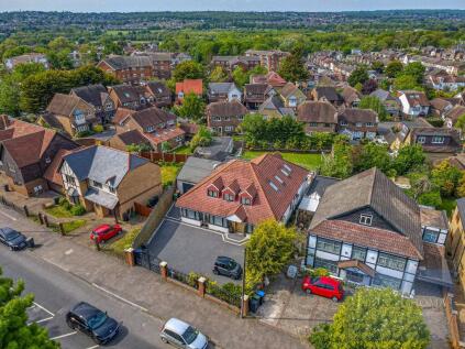 Manor Road, Chigwell, Essex, IG7