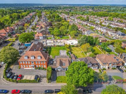 Manor Road, Chigwell, Essex, IG7