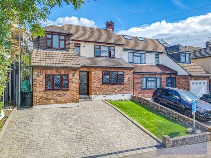 Fairview Close, Chigwell, Essex, IG7
