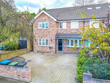 Lechmere Avenue, Chigwell, Essex, IG7