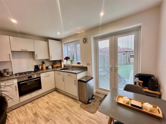 kitchen 2.jpg