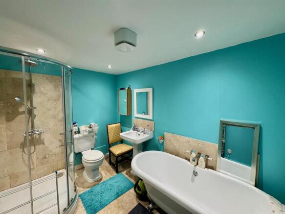 Bathroom.jpg