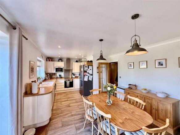 towards kitchen.jpg
