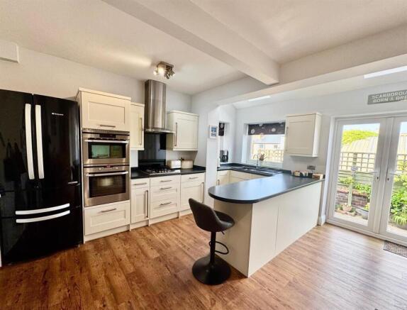 Kitchen Diner 3.jpg