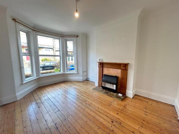 lounge to window.jpg