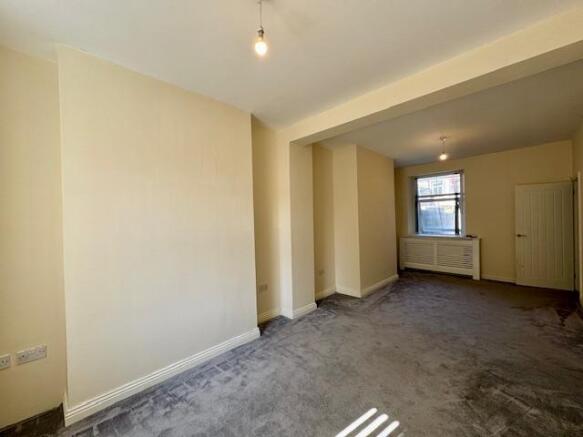 Lounge/Dining