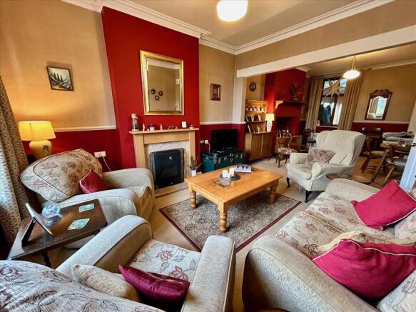 Lounge/Dining Room