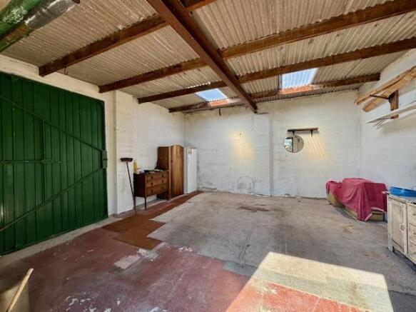 Garage/Workshiop