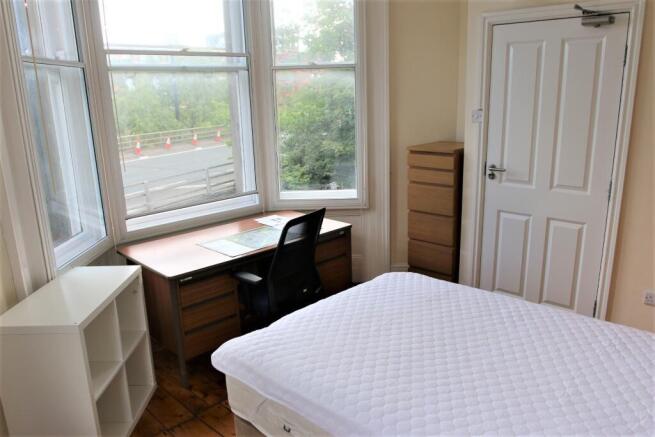 Rm7_Bed