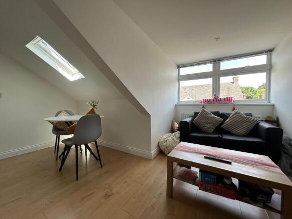 Living room and Tabl