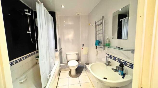 3 bedroom flat newca